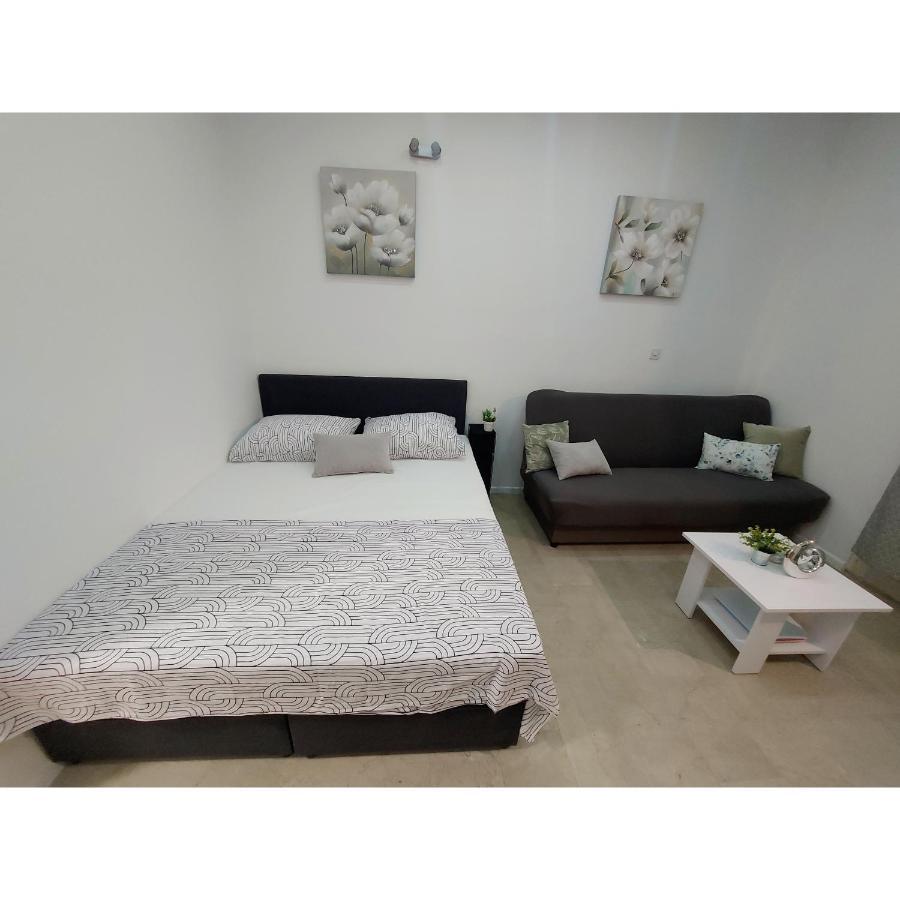 Studio Apartment Lee Split Exteriör bild