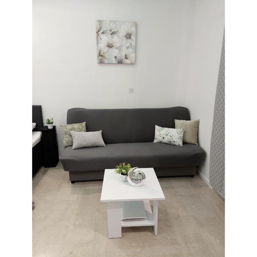 Studio Apartment Lee Split Exteriör bild